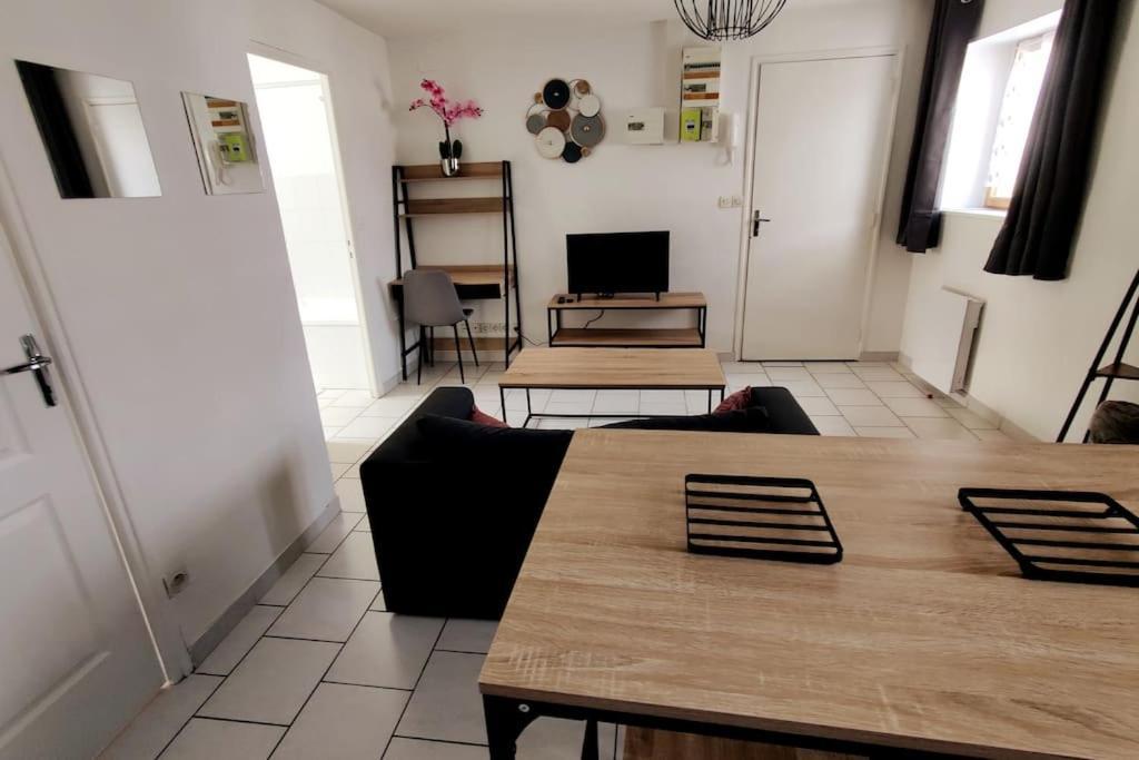 Appartement Style Industriel Au Centre De Douai Esterno foto