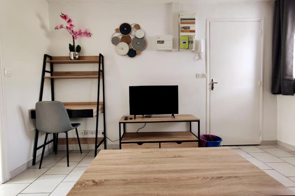 Appartement Style Industriel Au Centre De Douai Esterno foto