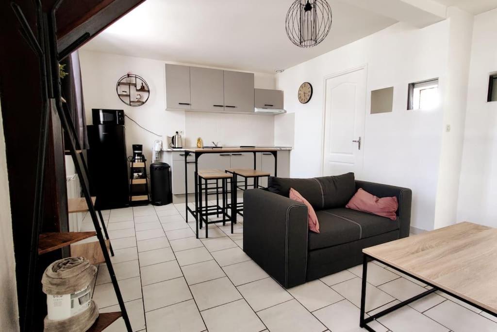 Appartement Style Industriel Au Centre De Douai Esterno foto