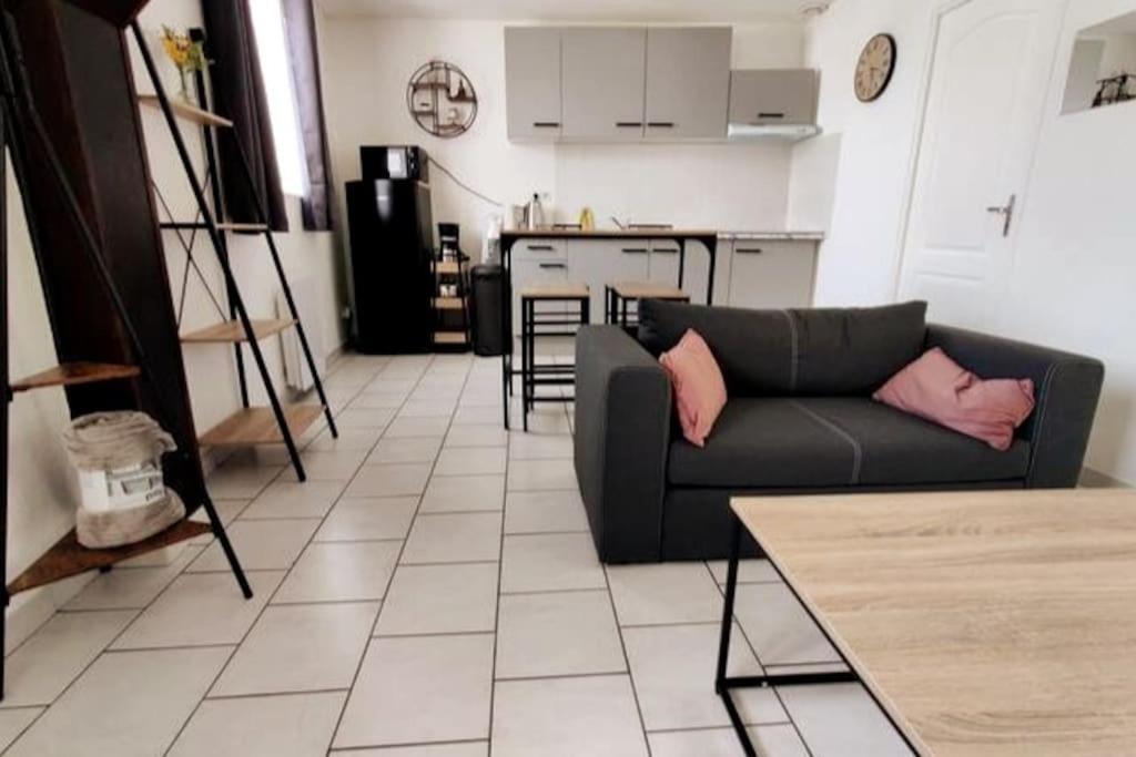 Appartement Style Industriel Au Centre De Douai Esterno foto